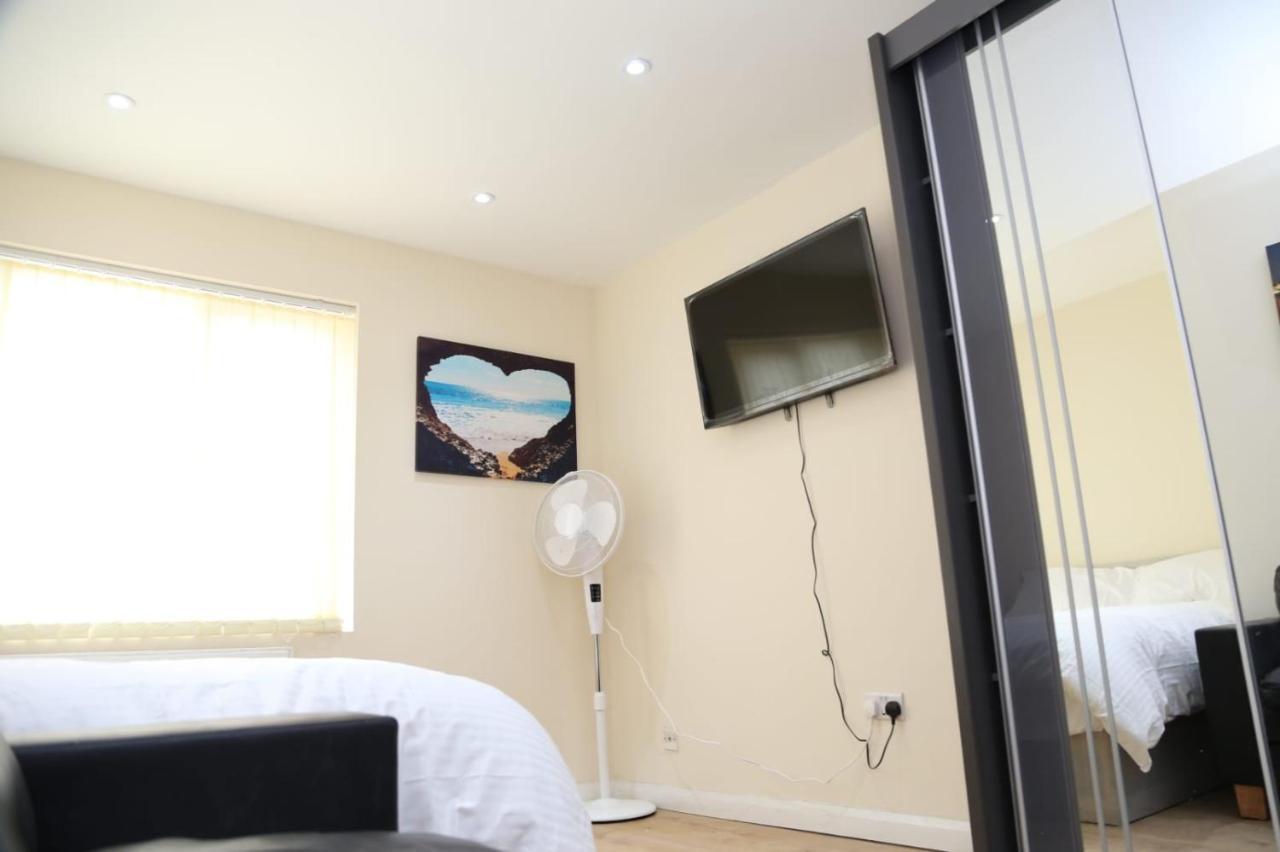 Erith A A Guest Rooms Thamesmead מראה חיצוני תמונה
